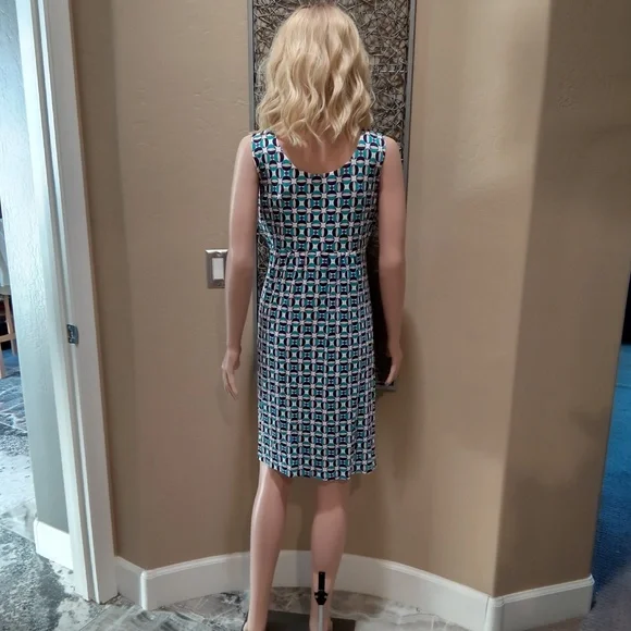 Garnet Hill Sleeveless Knit Surplice Dress with Geometric Circles - Picture 5 of 7